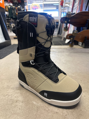 men nitro venture snowboard boots 2024 Pro TLS Men's For Sale moldable fit that molds to your riding style Nitro Men's Venture TLS Step